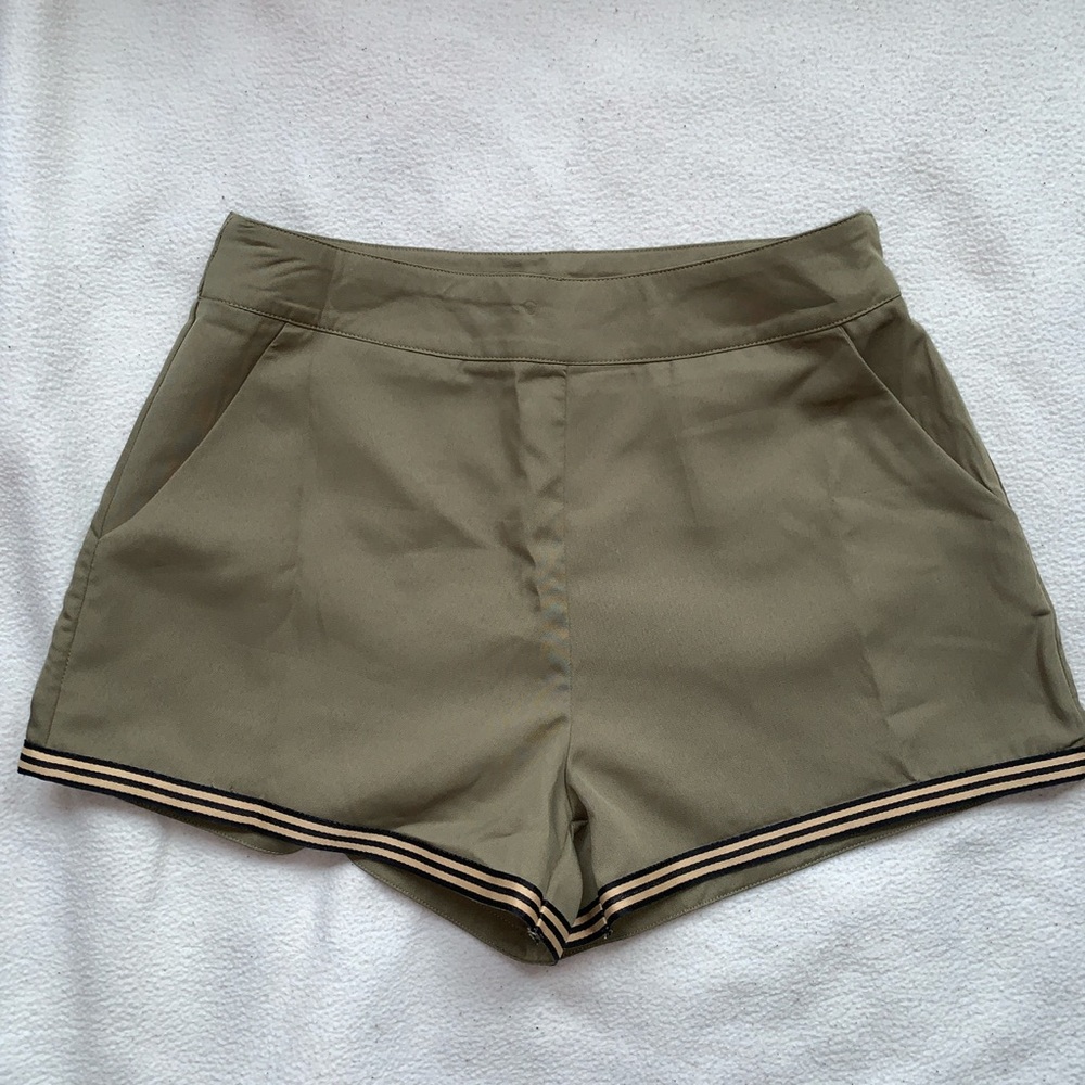 Boohoo high-waisted shorts with pockets